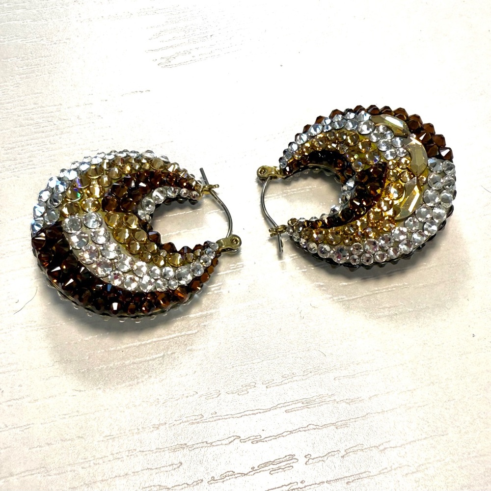 Elegant Silver and Gold Chunky Hoop Earrings - Picture 5 of 5